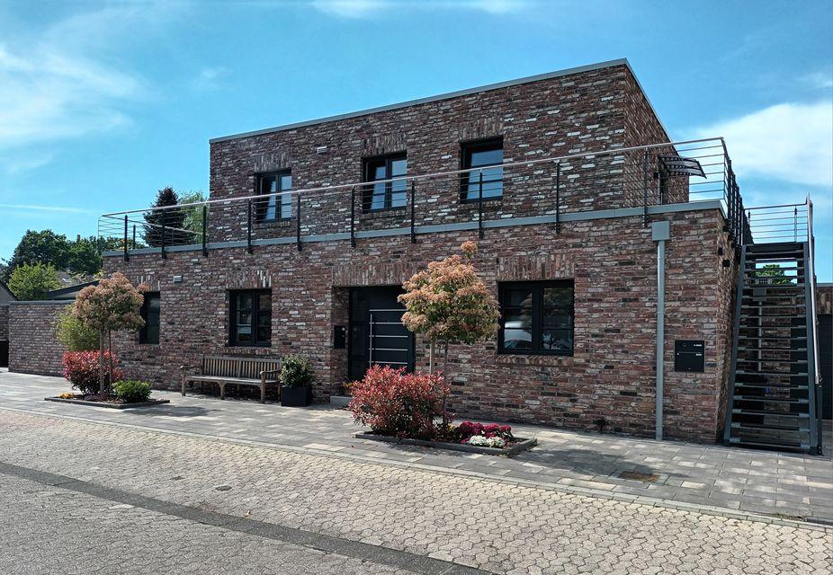 Thumbnail-Baujahr 2022 in Krefeld Staffel- Bungalow im Bauhausstil
