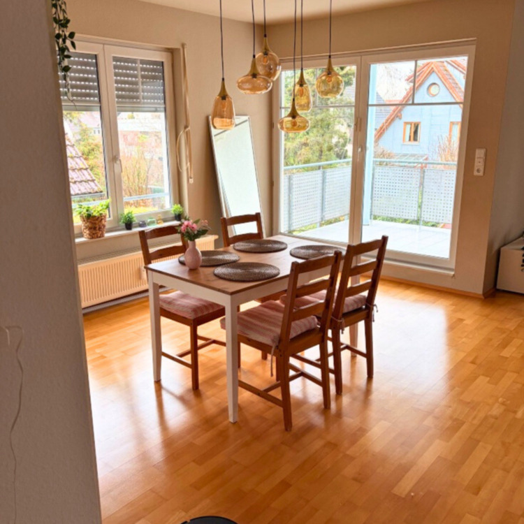 Thumbnail-Schönes WG-Zimmer in 104 qm Wohnung mit Garten und Balkon