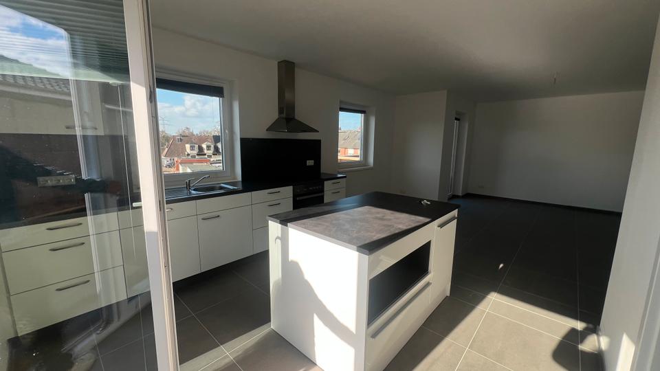 Thumbnail-ZU SOFORT!! 3 - Zimmer - Penthouse, Badewanne, Strom + Gas