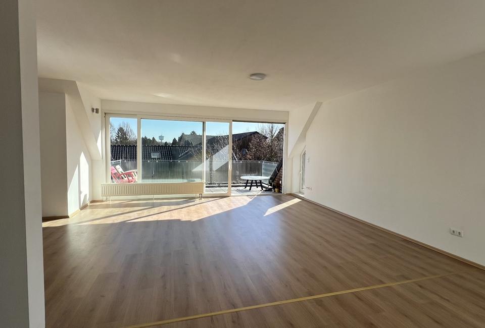 Thumbnail-Frisch renovierte, moderne und offene 2-Zimmer-Wohnung im 2.OG