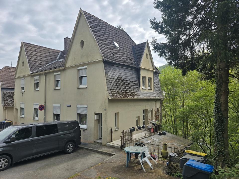 Thumbnail-Modernisiertes Zweifamilienhaus mit separaten Eingängen