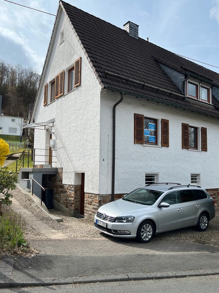 Thumbnail-Solide Doppelhaushälfte mit 4 Zimmern in Siegen-Eiserfeld