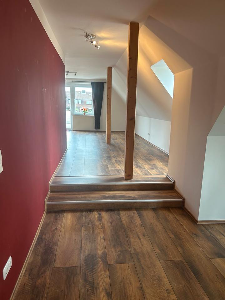 Thumbnail-2-Zimmer Dachgeschosswohnung mit großer Dachterasse
