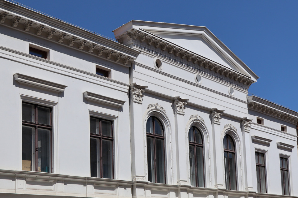 Thumbnail-Hochwertige 6 Zimmer Wohnung mit Garten, Balkon und Stellplätzen