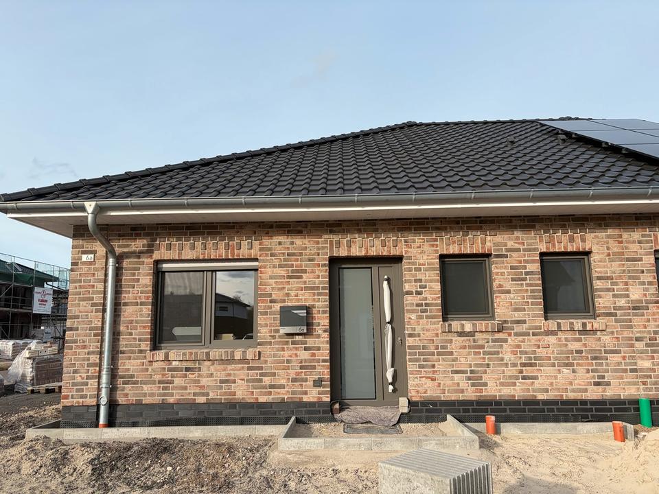 Thumbnail-Doppelhaushälfte Bungalow-Neubau mit Carport