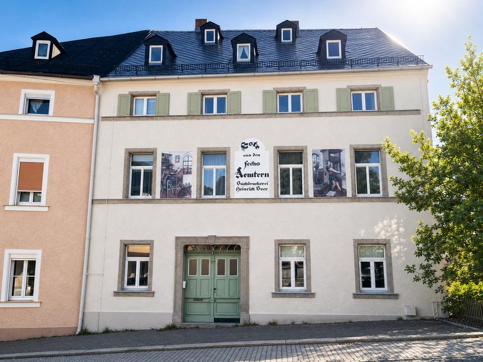 Thumbnail-Denkmalgeschütztes Mehrfamilienhaus mit 8% Rendite in Wunsiedel
