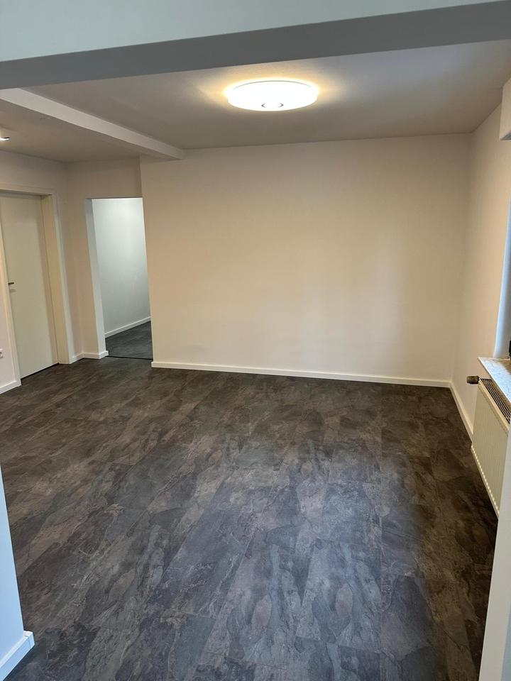 Thumbnail-Frisch sanierte 3-Zimmer-Erdgeschosswohnung in Kerpen – ab sofort