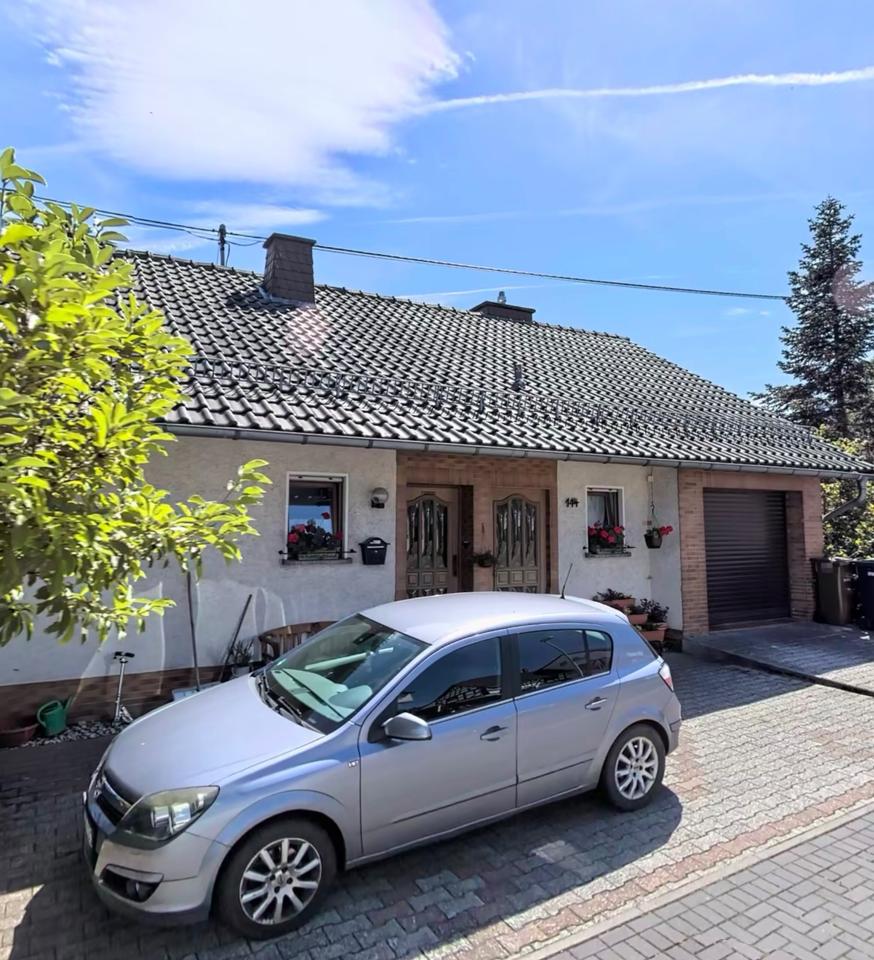 Thumbnail-Freistehendes Einfamilienhaus mit großem Grundstück