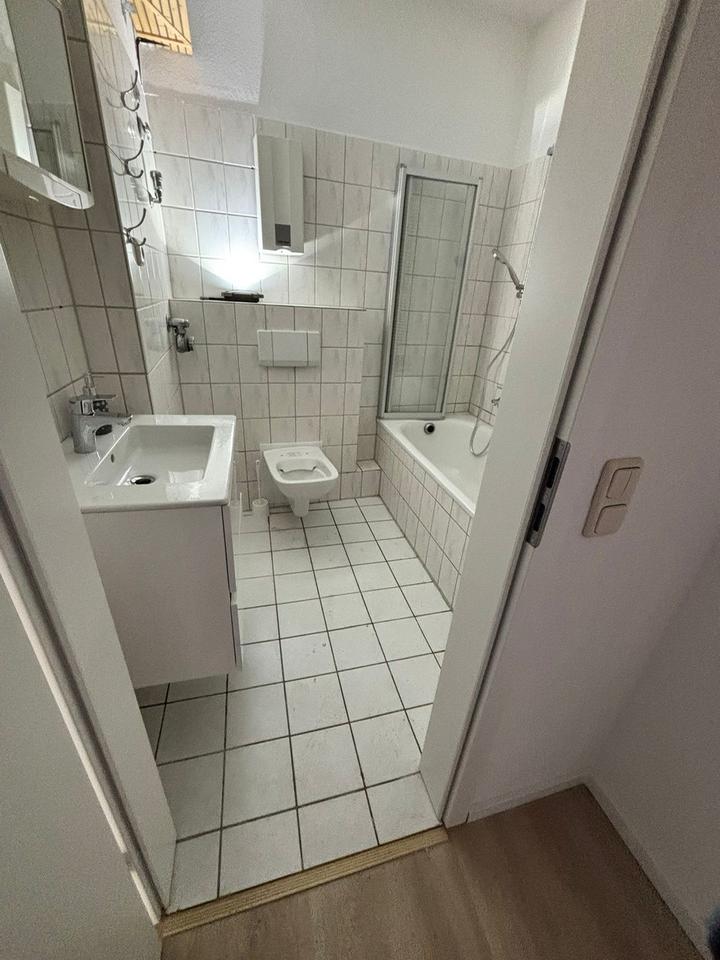 Thumbnail-2 Zimmer,K.D.B.alles neu kein Balkon kein Balkon