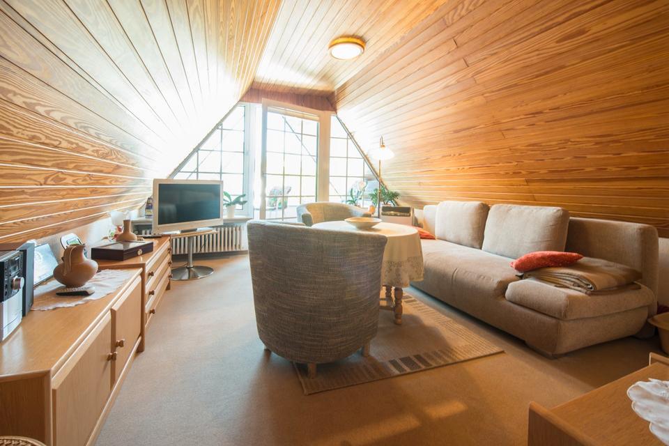 Thumbnail-Dachgeschoss-Wohnung mit Loggia – komplett möbliert in Kurgebiet