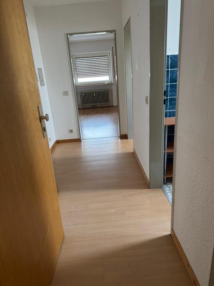Thumbnail-2-Zimmer-Dachgeschosswohnung mit Stellplatz in Goßfelden