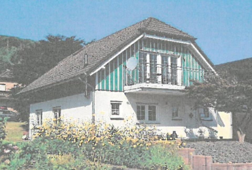 Thumbnail-freistehendes Einfamilienhaus mit Garage in ruhiger Wohnlage