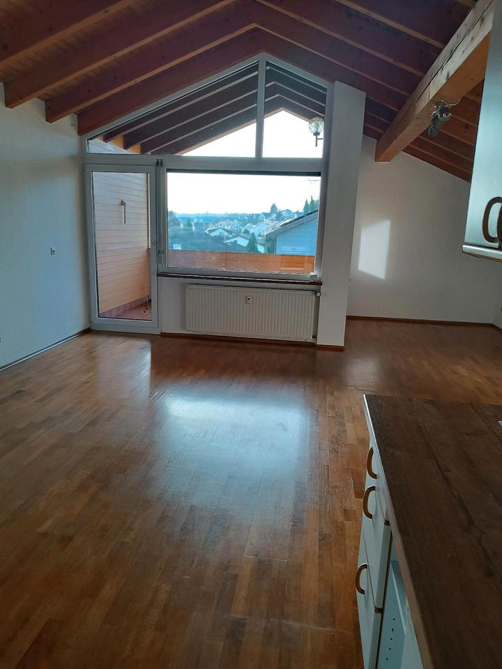 Thumbnail-Großzügige helle DG-Wohnung Warmmiete 1200,-- €