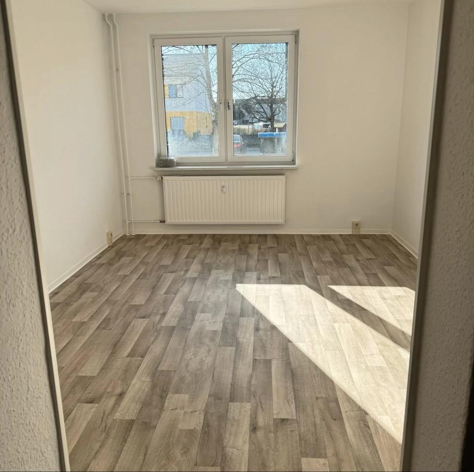 Thumbnail-Ein Tolles WG Zimmer ( NUR EIN ZIMMER) NICHT DIE GANZE WOHNUNG!!