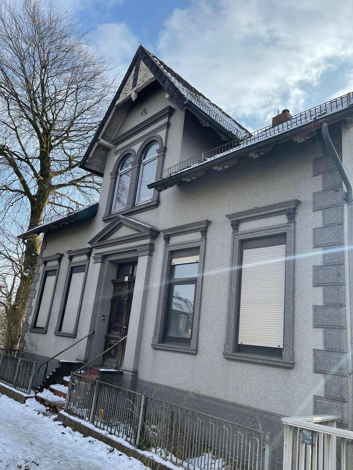 Thumbnail-Renovierungsbedürftiges Mehrfamilienhaus