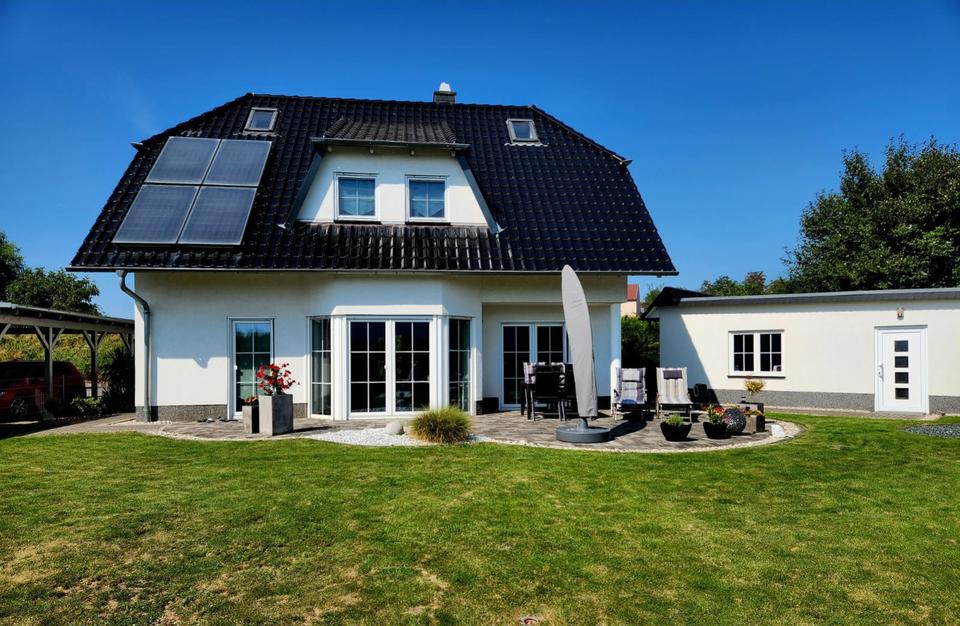 Thumbnail-EFH in Top Lage mit Pool, Garage, Carport, Tennisplatz, Kamin, OM