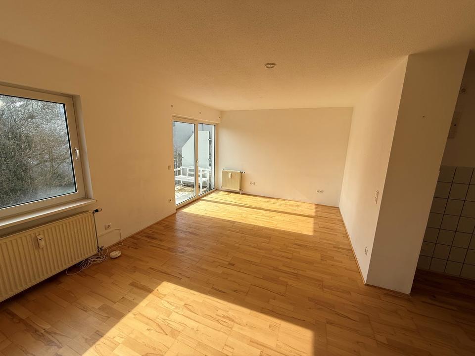 Thumbnail-Zentral. Hell. Bezugsfertig mit Einbauküche – 2 Zimmer mit Balkon im Herzen der Stadt