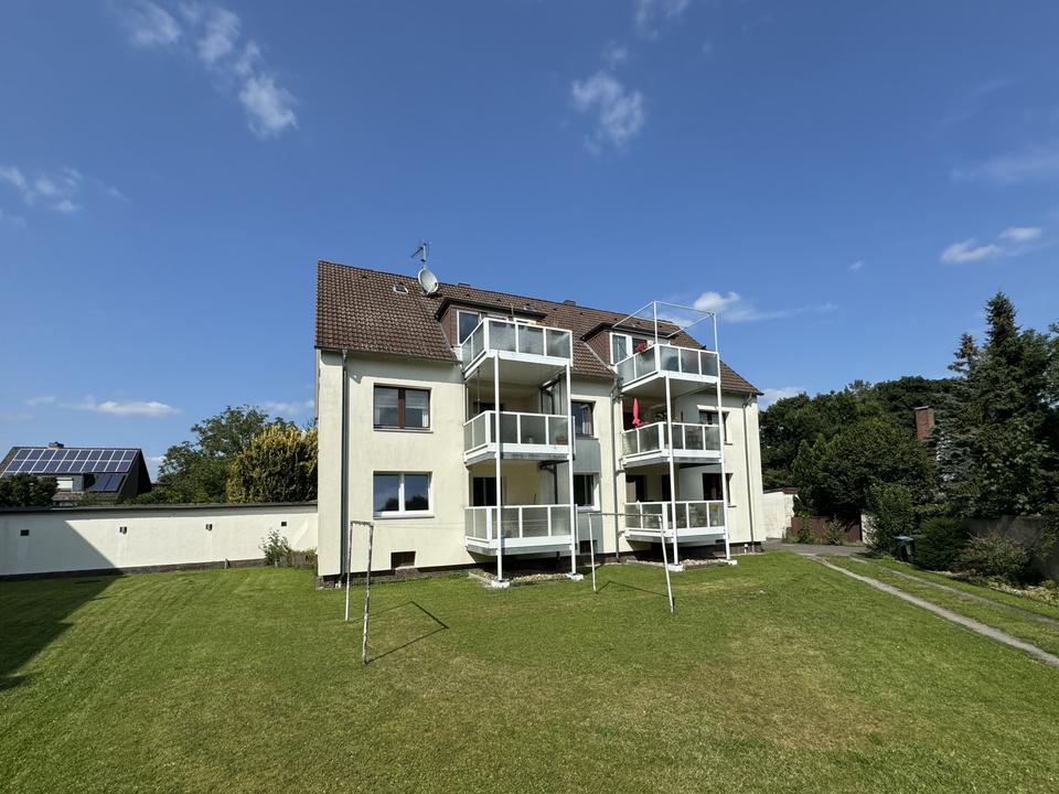 Thumbnail-Schöne Dachgeschosswohnung mit Balkon
