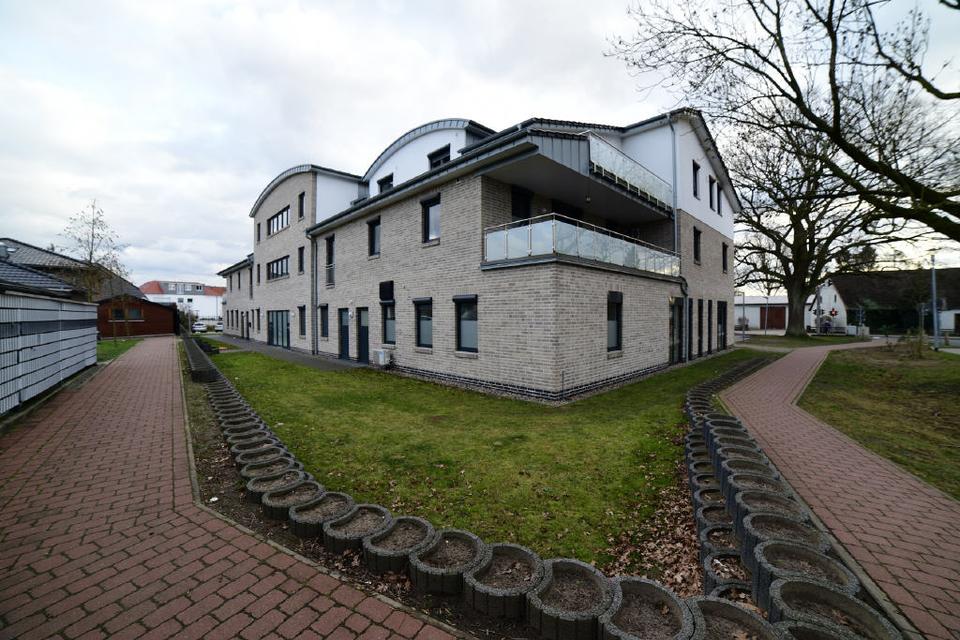 Thumbnail-Exklusive Wohnung mit sonnigem Balkon in einer zentralen Lage von Achim-Uphusen !