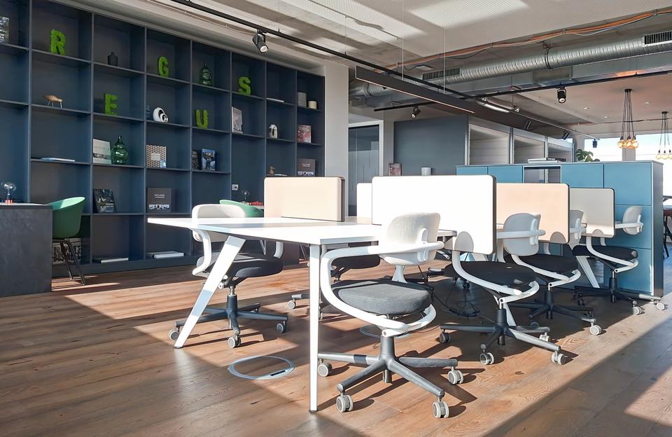 Thumbnail-Coworking-Bereich in Regus Hafen Süderelbe