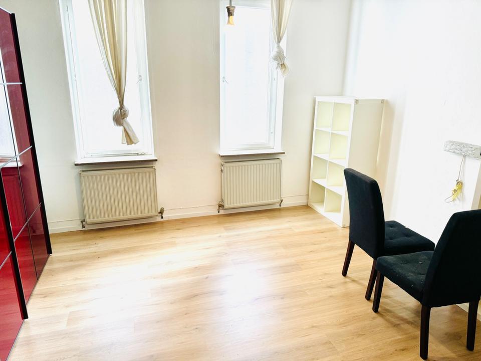 Thumbnail-Frauen WG Zimmer Stuttgart Hauptbahnhof Jobcenter möglich !