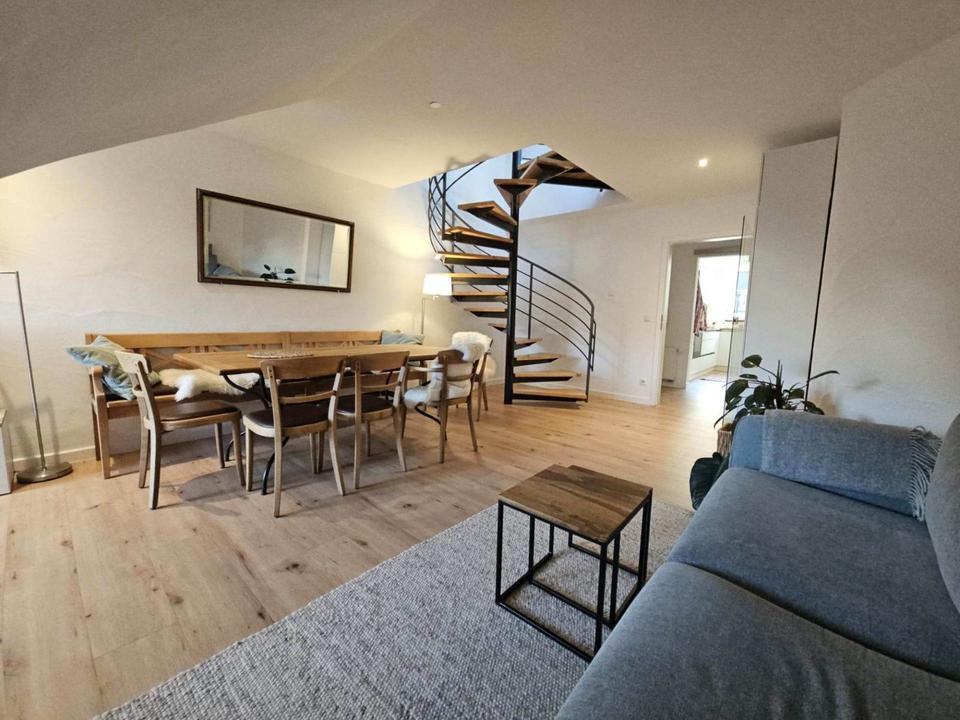 Thumbnail-Von Privat: Charmante ETW, 4 Zimmer, Doppelcarport, zentrumsnah