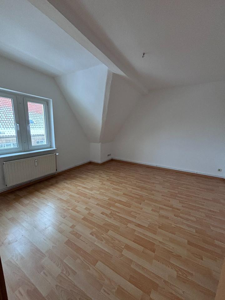 Thumbnail-2-Zimmer-Dachgeschosswohnung mit Einbauküche und Tageslichtbad