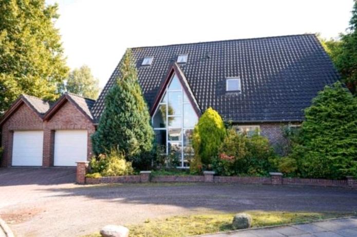 Thumbnail-Investoren aufgepasst – über 2300qm Grundstück – Bauturbo?