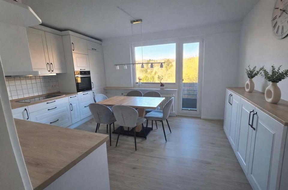 Thumbnail-Attraktive 4-Zimmer Wohnung mit 2 Balkonen in Cronenberg