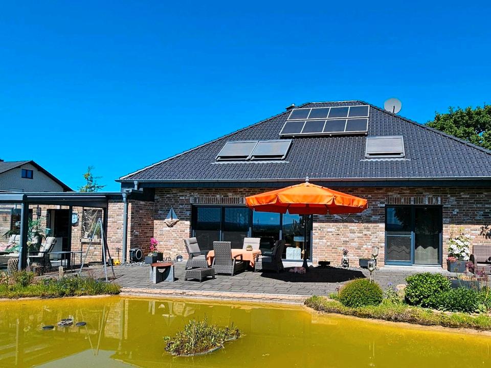 Thumbnail-Haus mit großem Schwimmteich zu verkaufen