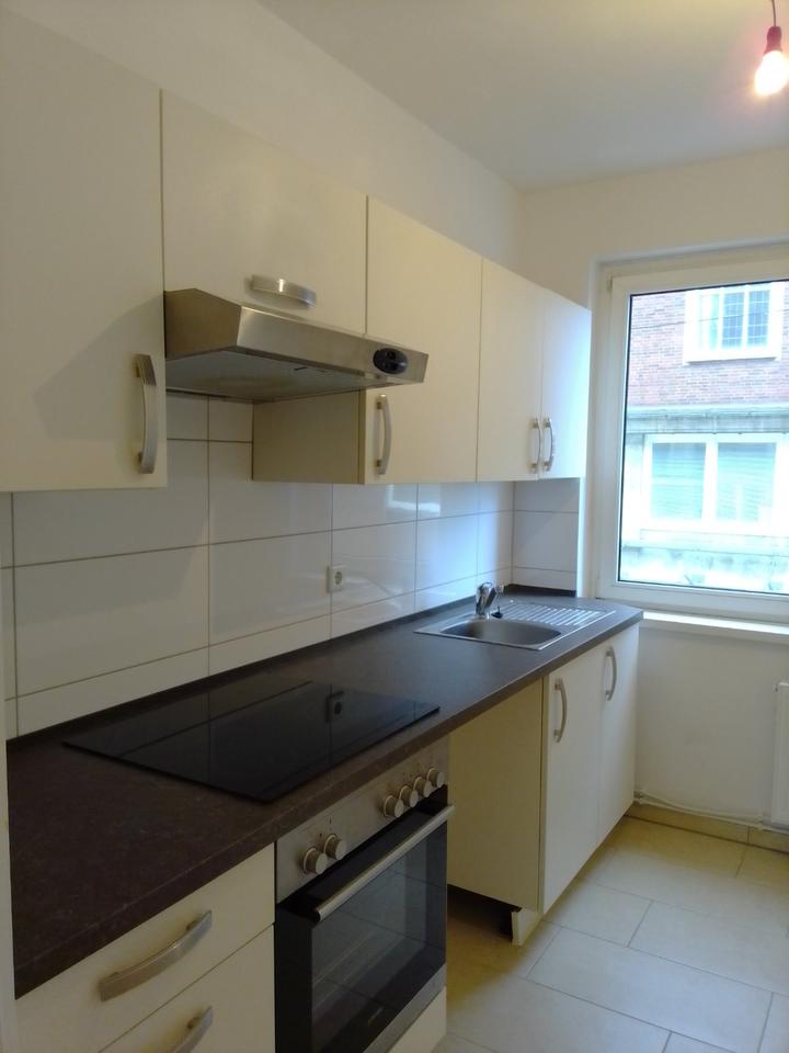 Thumbnail-Anfragen NUR per E-Mail. 3-Zimmer Wohnung mit EBK zwischen Deichpromenade und Fußgängerzone.