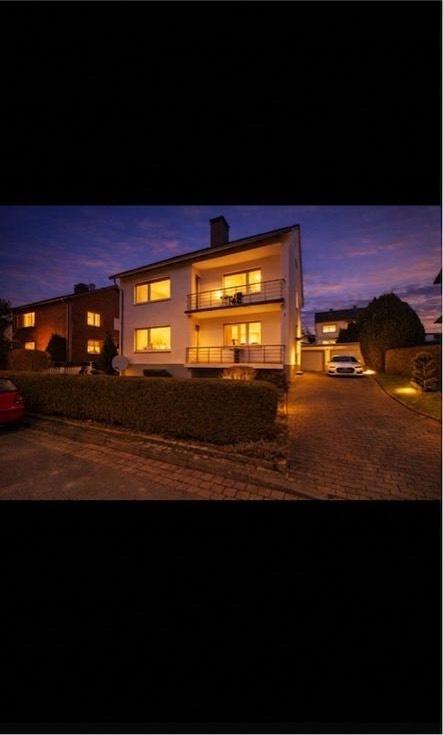 Thumbnail-Zeit für Großzügigkeit gepflegtes Zweifamilienhaus