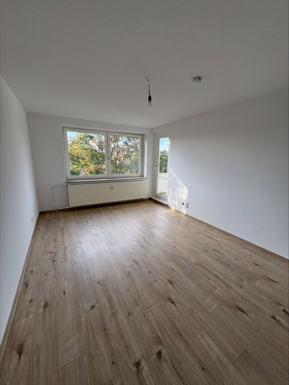 Thumbnail-Charmante 3-Zimmer-Etagenwohnung in Emden – Vielseitig und einladend