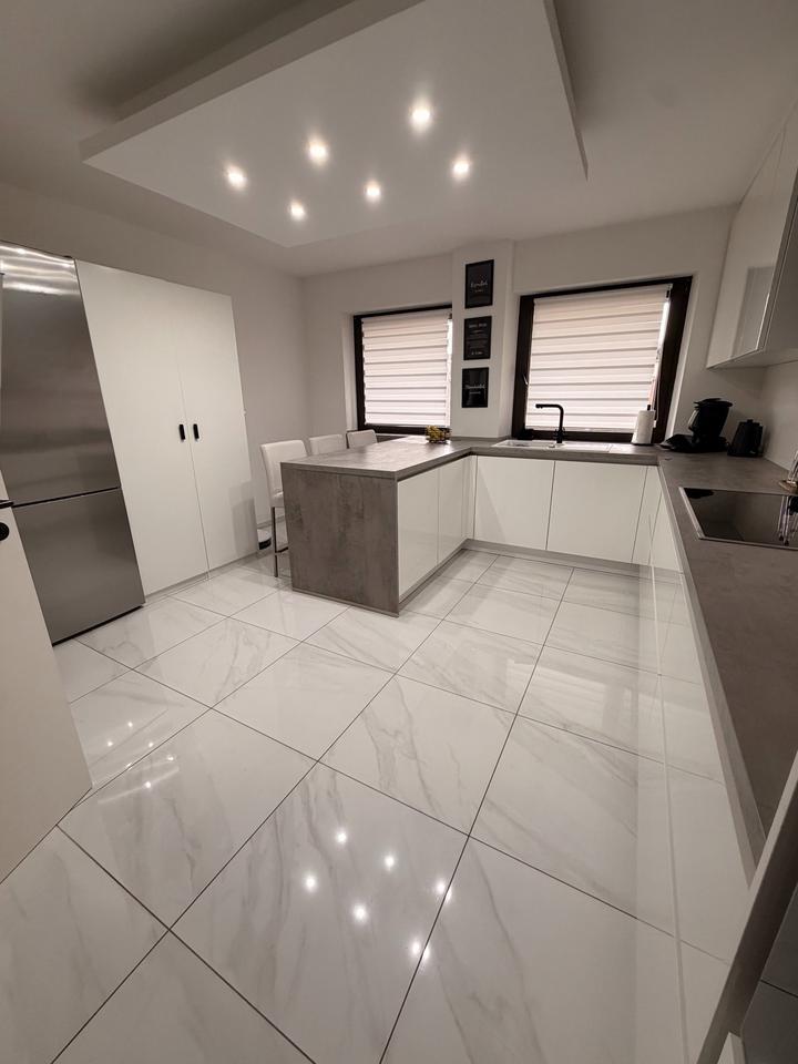 Thumbnail-Attraktive 3 Zimmer Wohnung mit Garage und privatem Gartenanteil