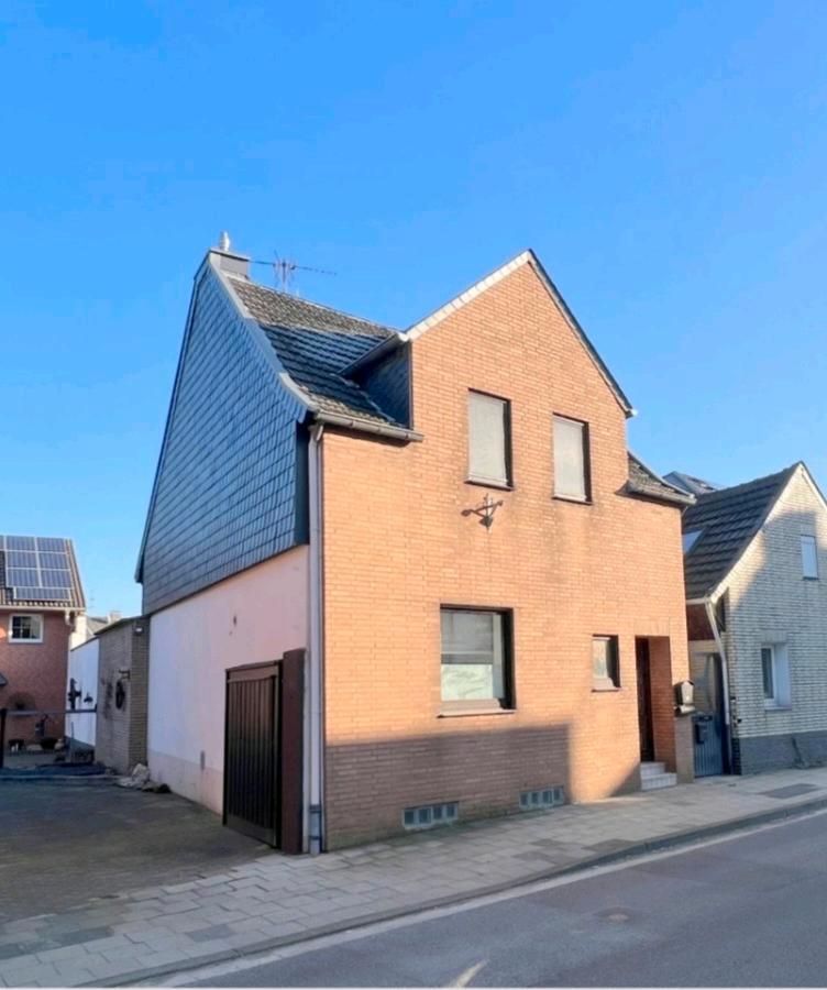 Thumbnail-Einfamilienhaus von privat, in Neuss Holzheim
