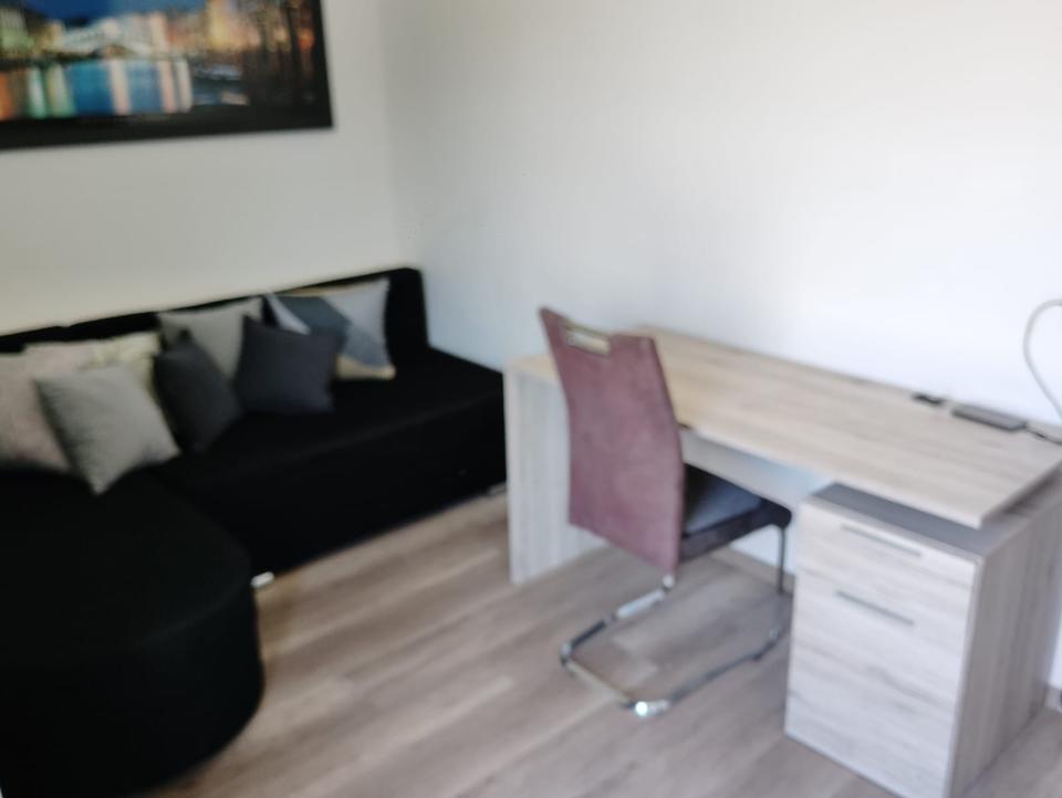 Thumbnail-short term-single private room in a 3 room apartment rent 600