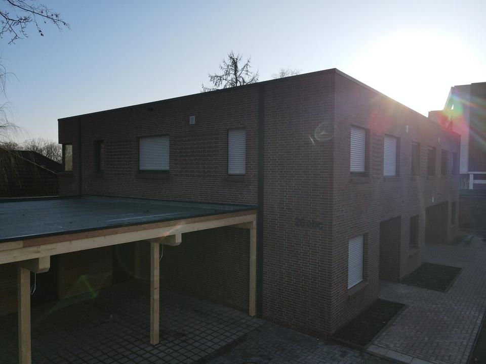 Thumbnail-Modernes Wohnen im Neubau – 5-Zimmer-Einheit mit Terrasse & Carport