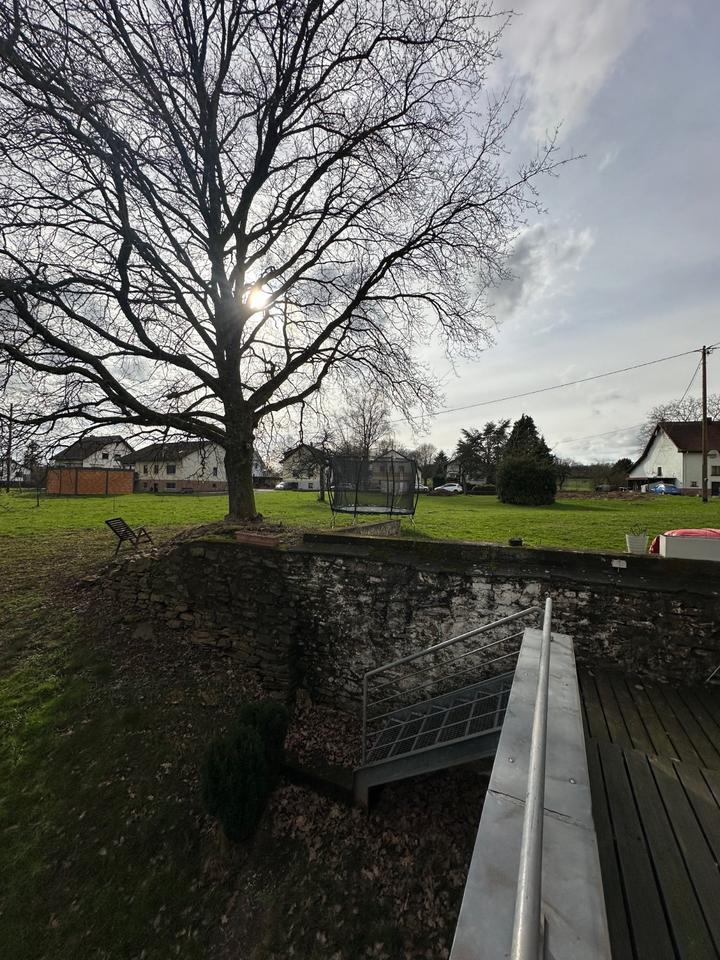 Thumbnail-Schöne Teilmöblierte 4 Zimmer Wohnung in Morscholz