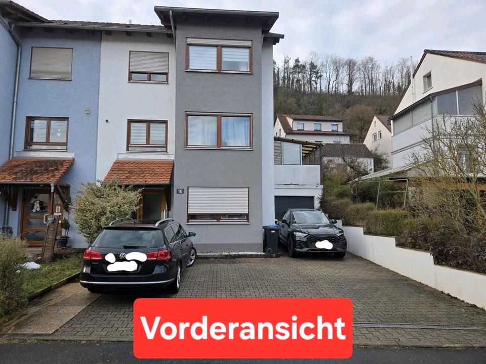 Thumbnail-Gepflegtes Wohnhaus mit Einliegerwohnung, Pool und Stellplätzen