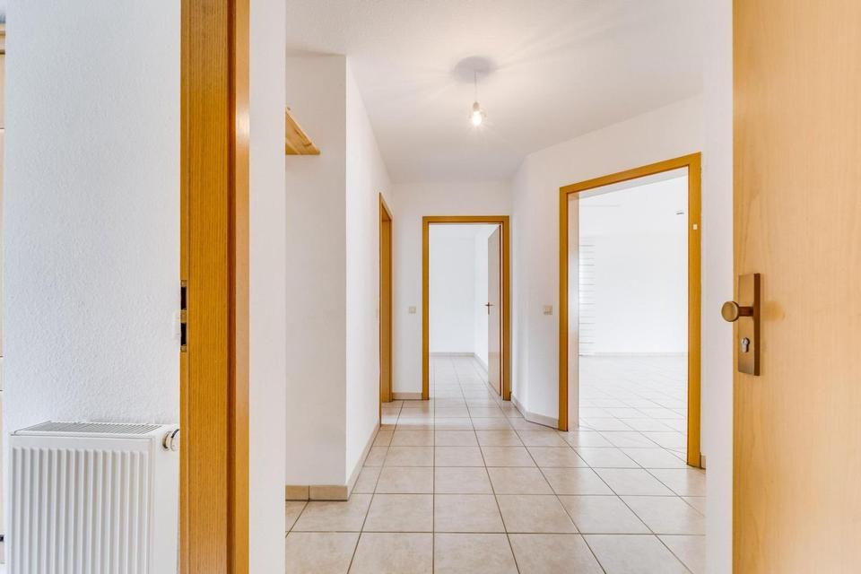 Thumbnail-RE-Hillen: 2 Zimmer Wohnung mit Balkon 64m2, EBK. EG