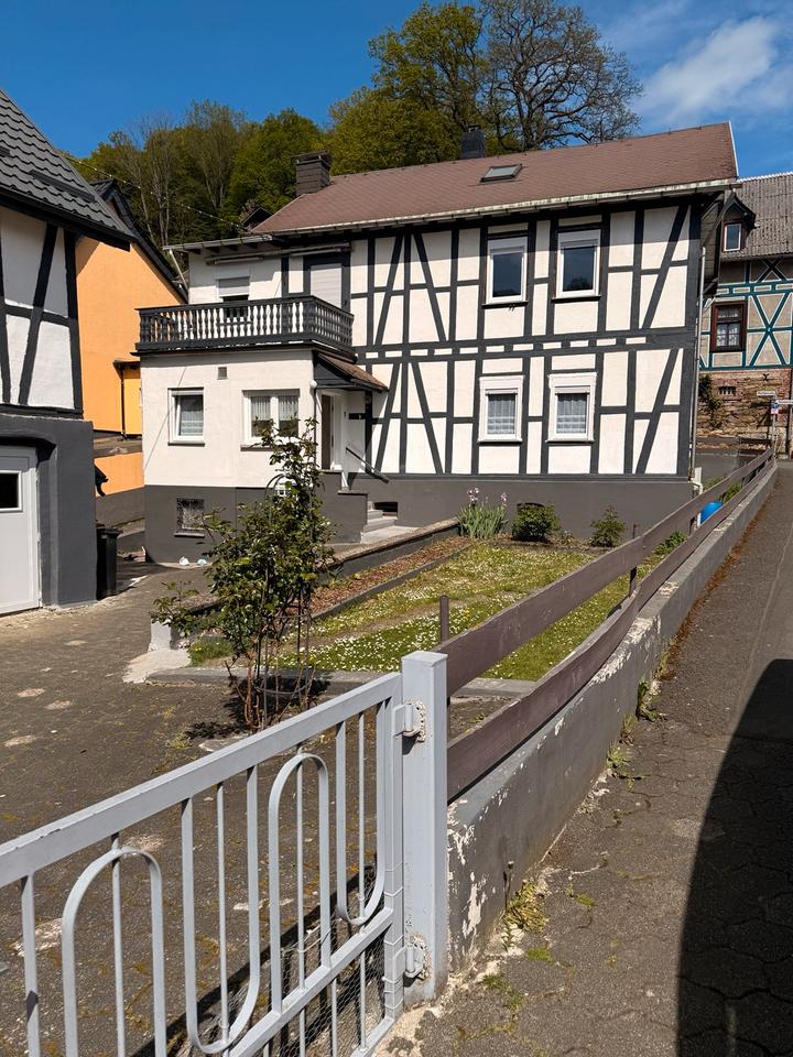 Thumbnail-Haus mit großem Hof ​​und Scheune in Nanzenbach