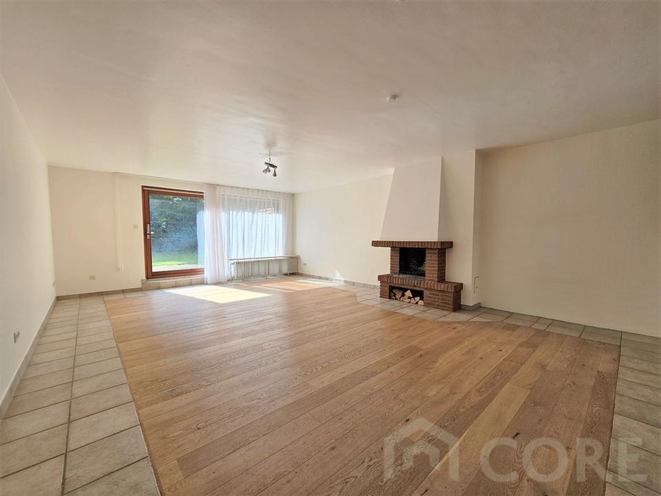 Thumbnail-Beeindruckende Split-Level-Architektur + 