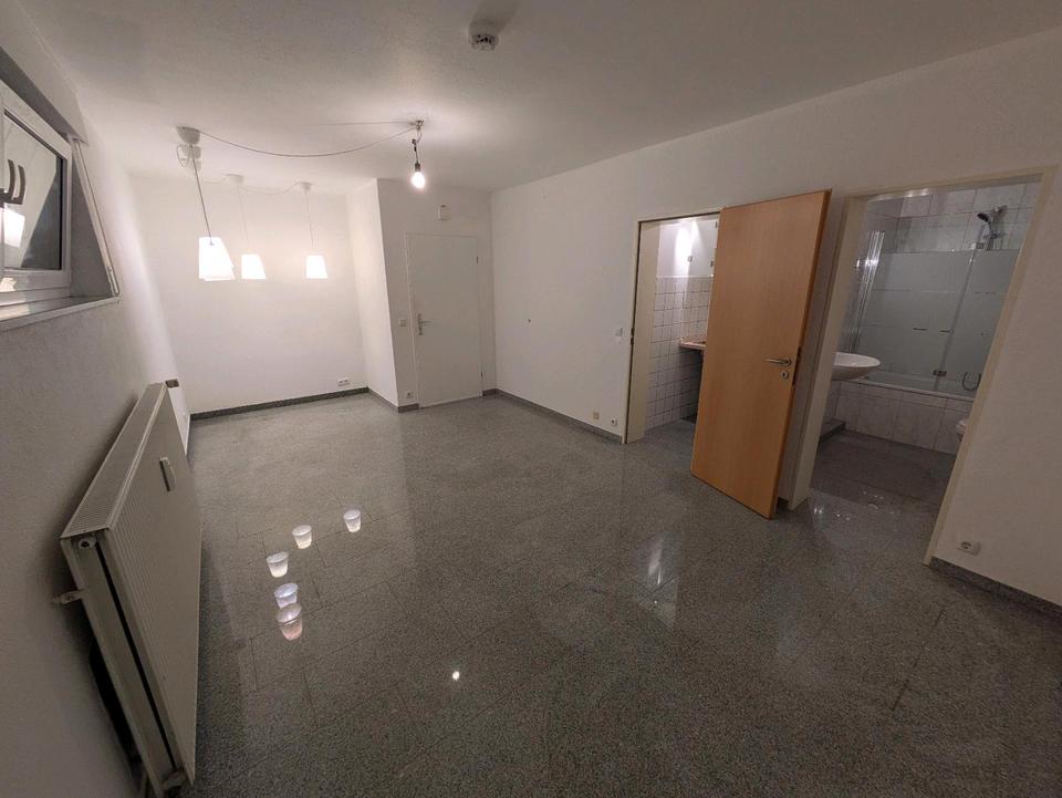 Thumbnail-25+6 m²: 1 Zimmer Wohnung mit Küchenzeile & Fensterbad an der FH