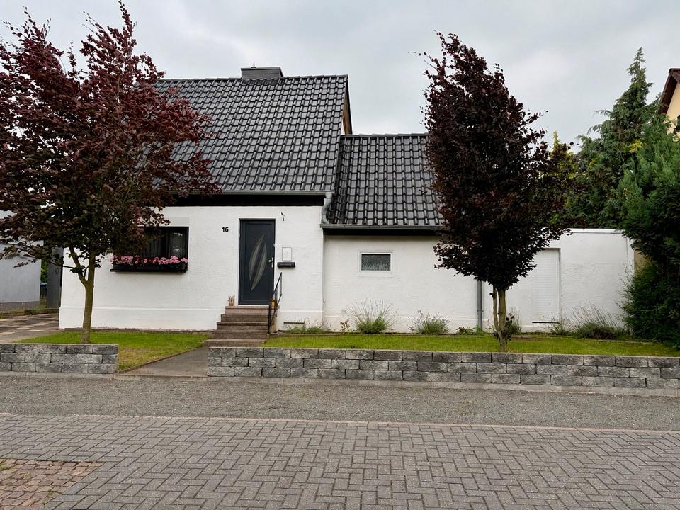 Thumbnail-Freistehendes Einfamilienhaus