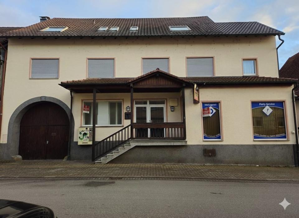 Thumbnail-Wohn- und Geschäftsimmobilie mit riesigem Grundstück - 1.013 qm