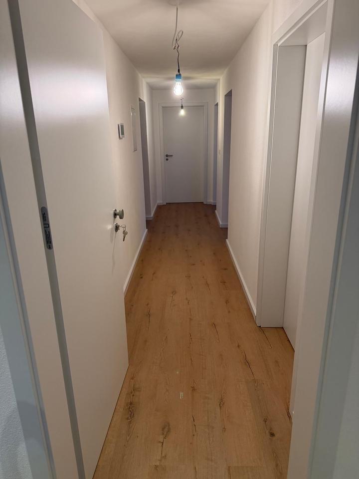 Thumbnail-Moderne 3-Zimmer-DG-Wohnung mit großem Balkon