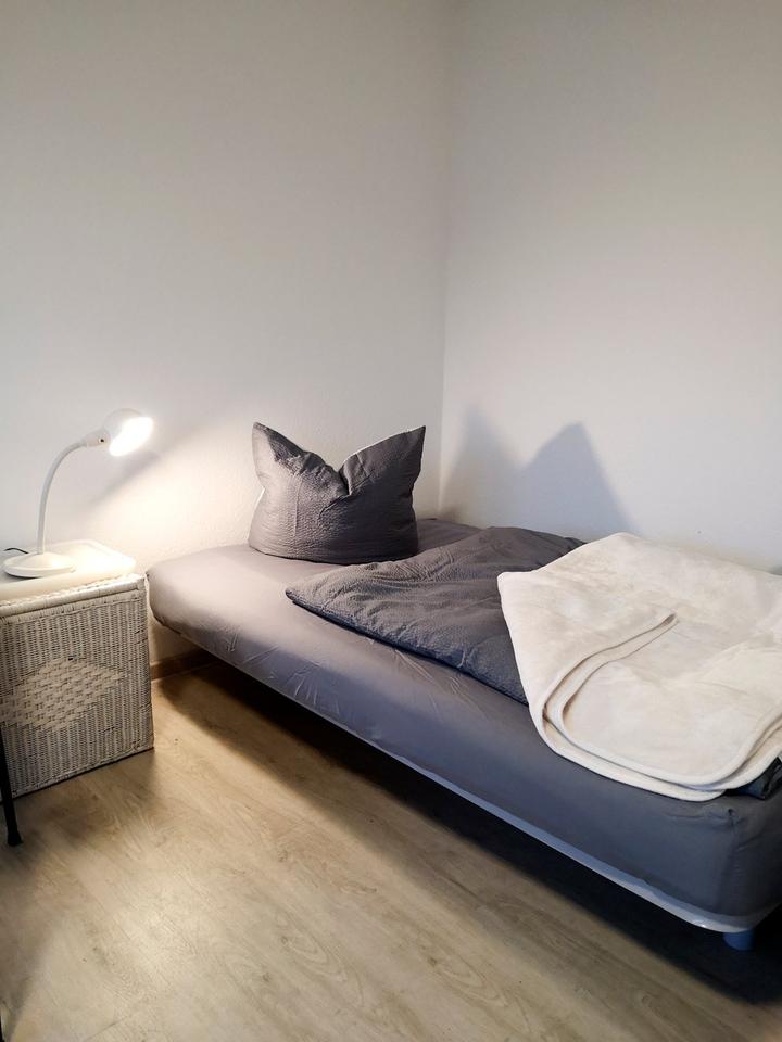 Thumbnail-Bad Essen-OT (Nähe NRW), Single-Apartment, teilmöbliert,