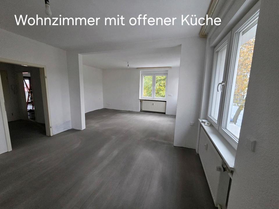 Thumbnail-Helle, renovierte 3,5-Zimmer Wohnung mit Balkon und Badewanne