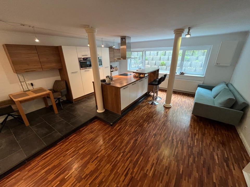 Thumbnail-Hochwertige 1,5-Zimmer-Wohnung mit Einbauküche, separatem Eingang