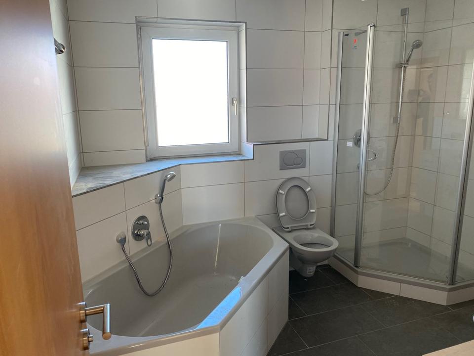 Thumbnail-Große 2 Zimmerwohnung mit Balkon Einbauküche